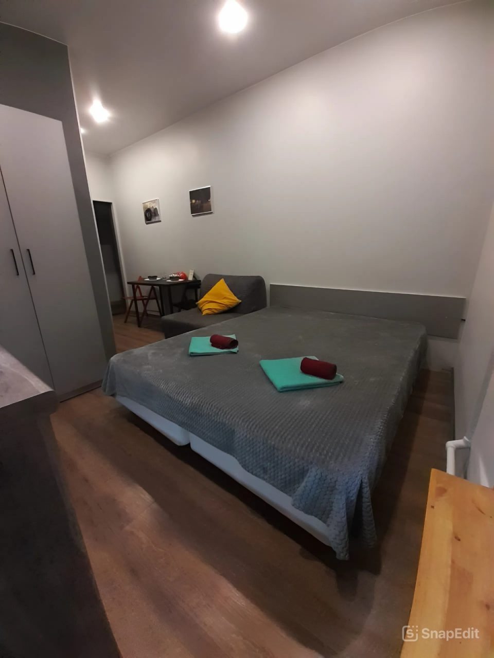 Двуспальная кровать