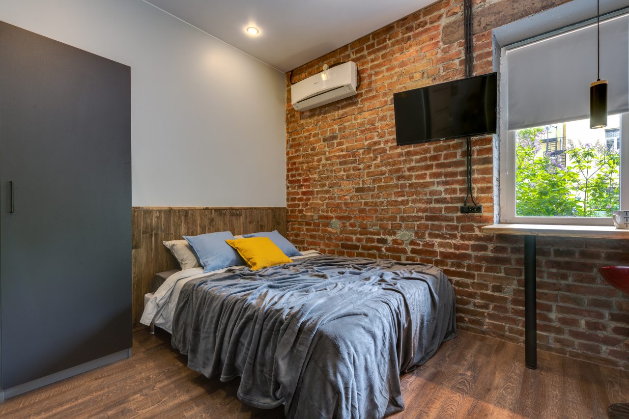 Двуспальная кровать