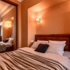 Двуспальная кровать