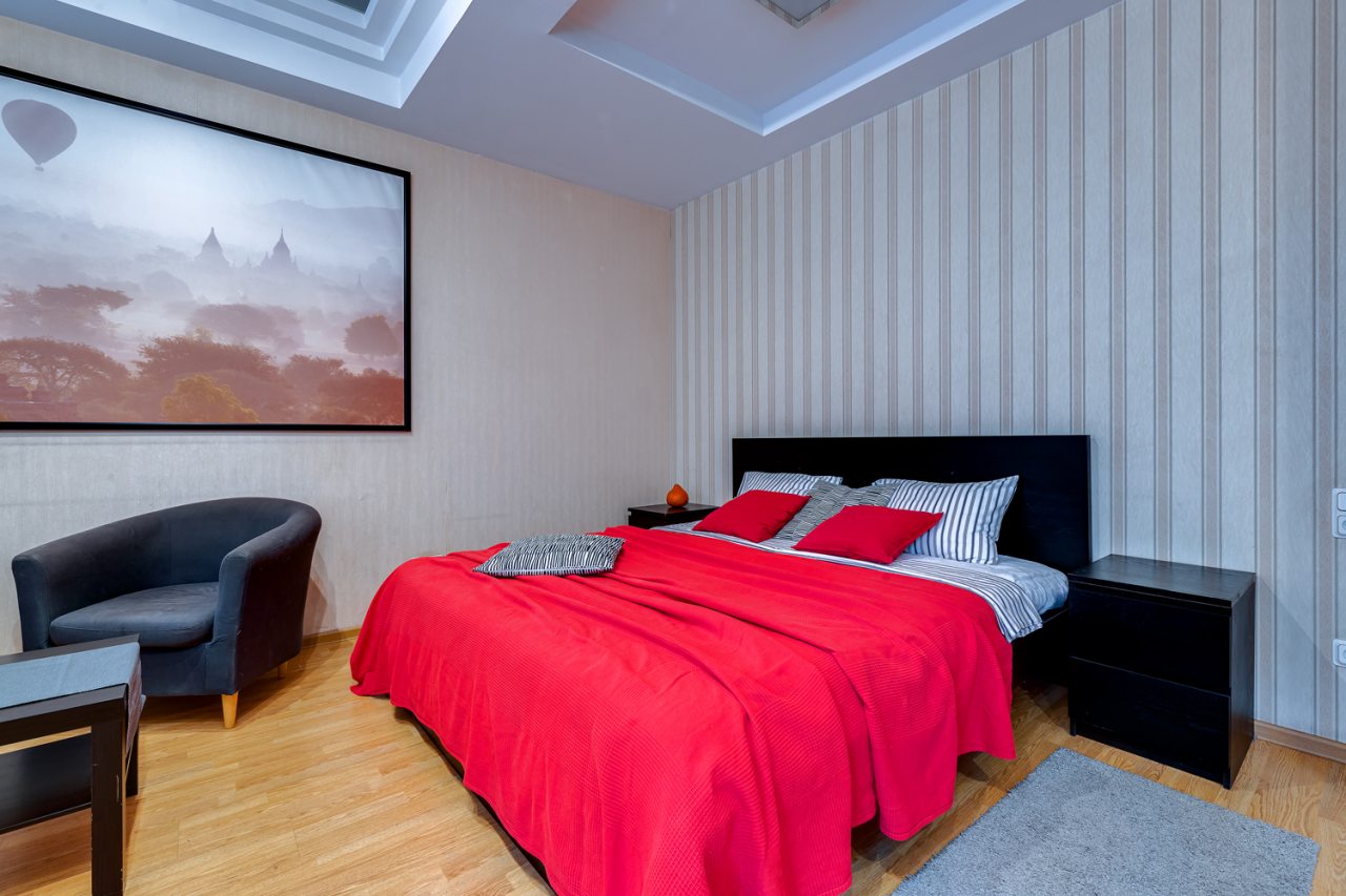 Двуспальная кровать