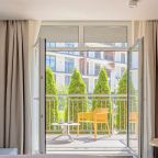 Улучшенный (Улучшенный номер с одной большой кроватью ПРОМО), Отель GREENGATE HOTEL&SPA