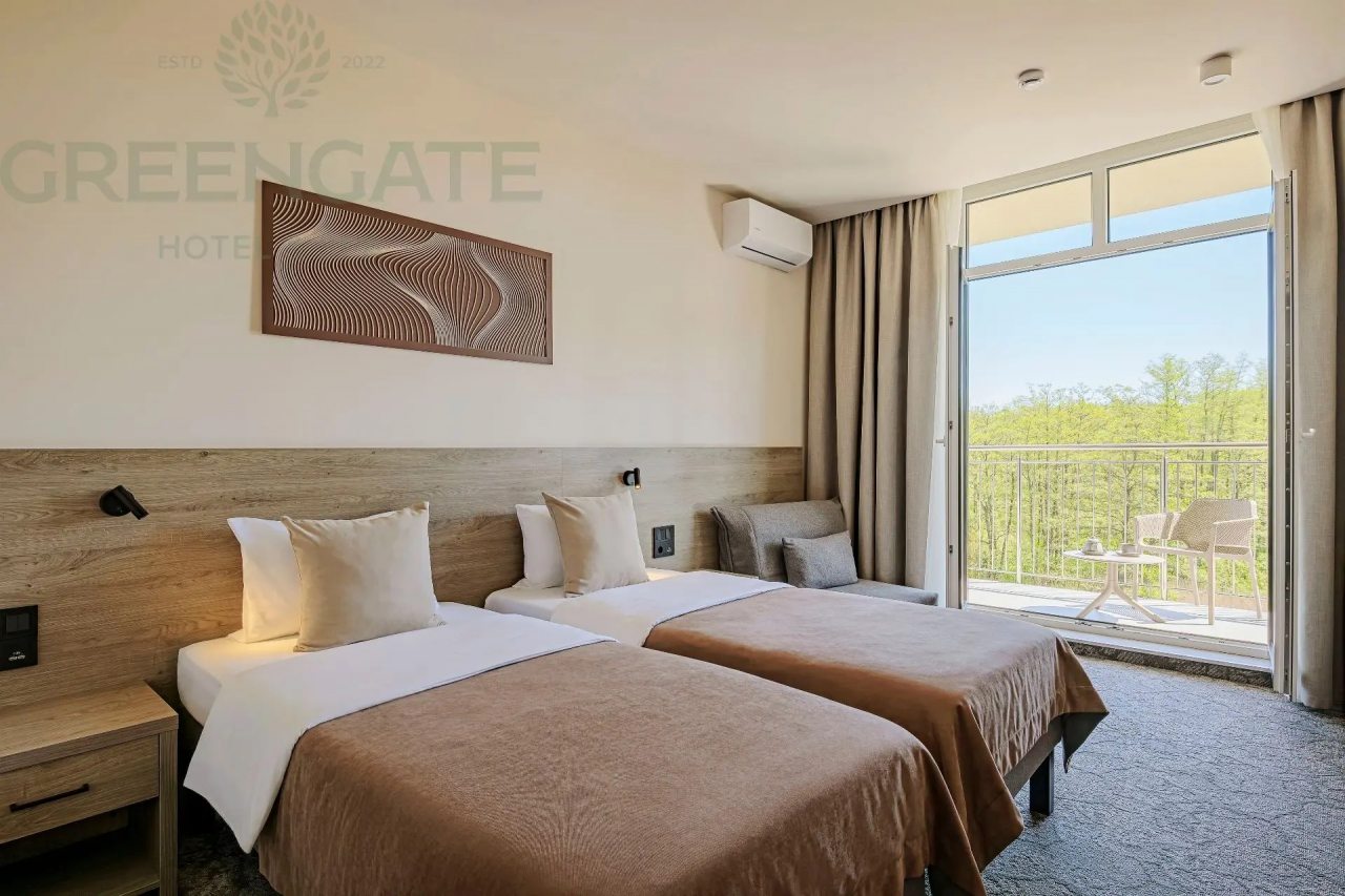 Двухместный (Улучшенный номер с двумя кроватями вид на лес), Отель GREENGATE HOTEL&SPA