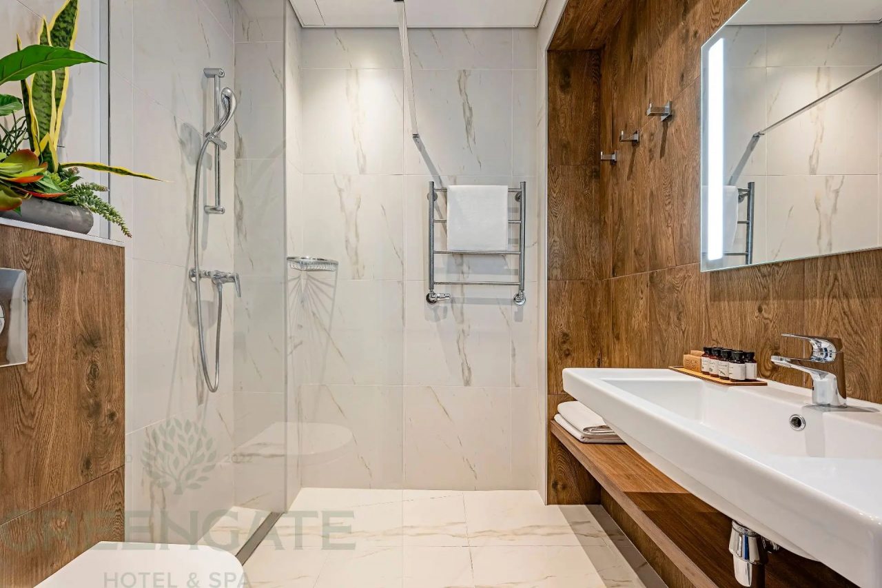 Двухместный (Улучшенный номер с двумя кроватями вид на лес), Отель GREENGATE HOTEL&SPA