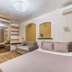 двуспальная кровать и двуспальный диван