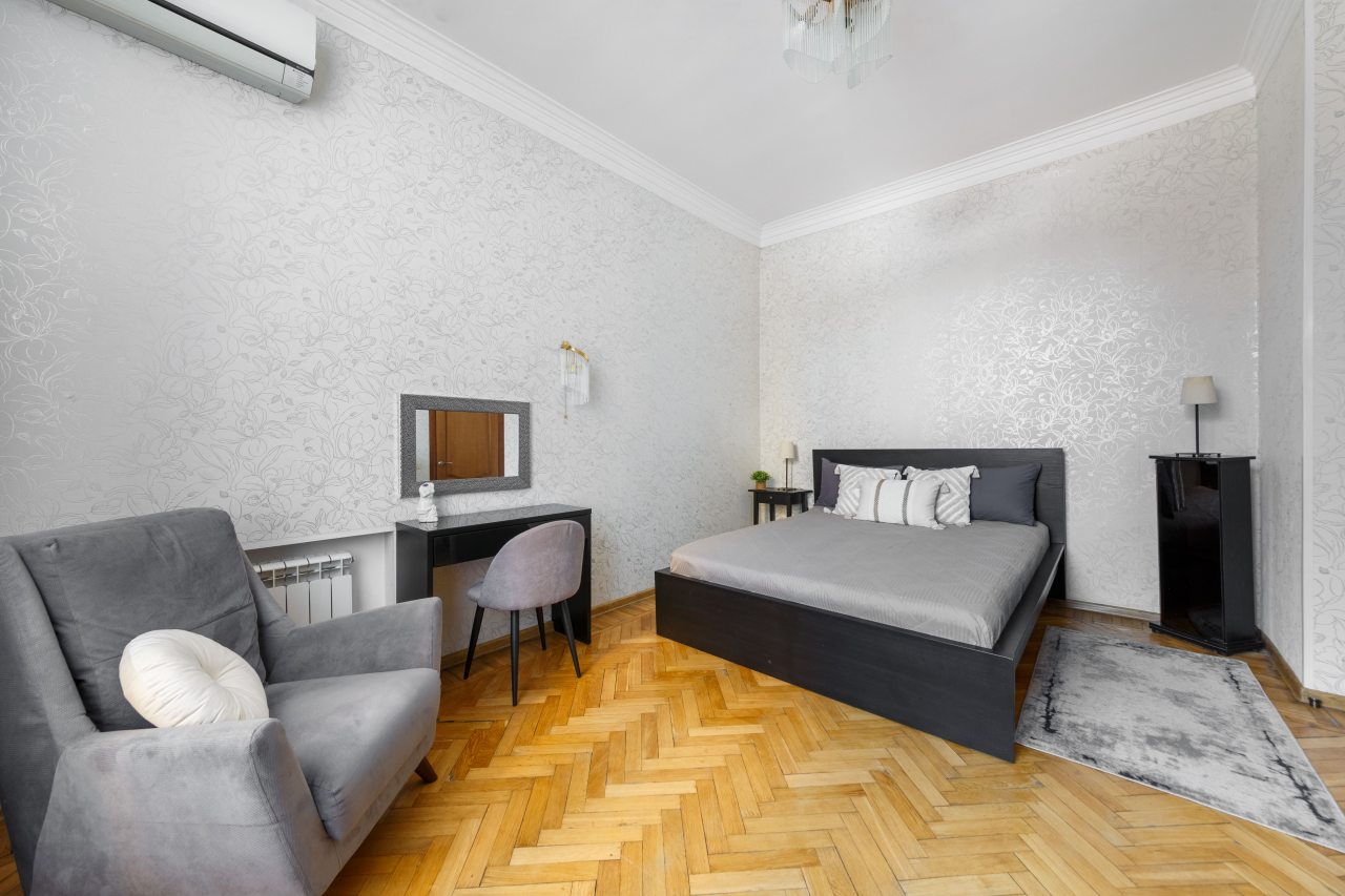 двухспальная кровать