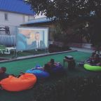 Детский кинозал под открытым небом(проектор), Гостевой дом Melrose