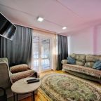 Трехместный (Семейный номер с балконом,с телевизором и видом на горы), База отдыха Архыз Сити Софийская поляна