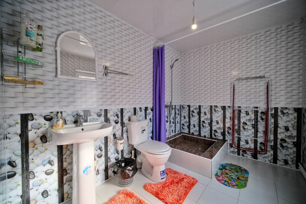 Трехместный (С собственной ванной комнатой,с телевизором и с видом на горы), База отдыха Архыз Сити Софийская поляна