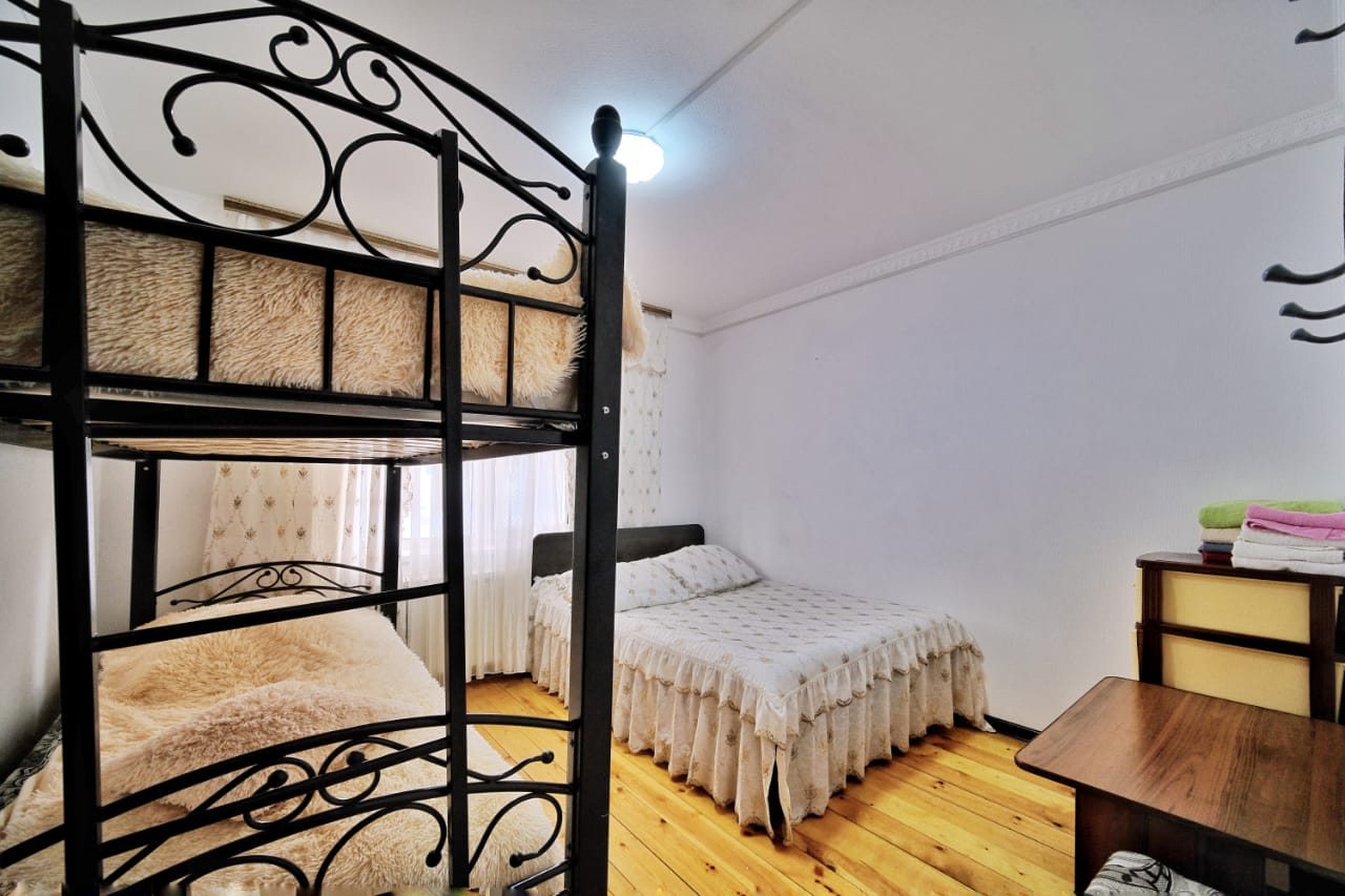 Четырехместный (С общей ванной комнатой с видом на горы), База отдыха Архыз Сити Софийская поляна