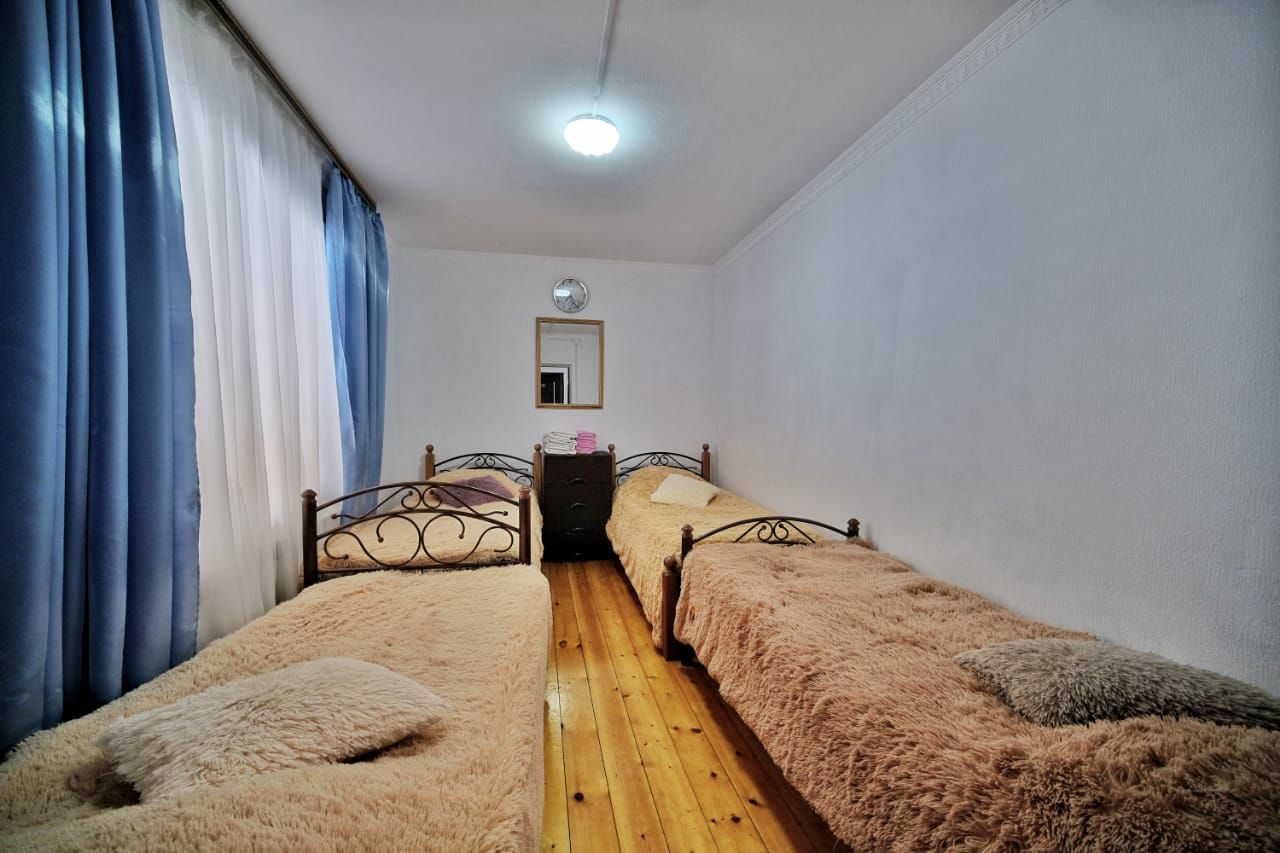 Двухместный (С общей ванной комнатой и видом на горы), База отдыха Архыз Сити Софийская поляна