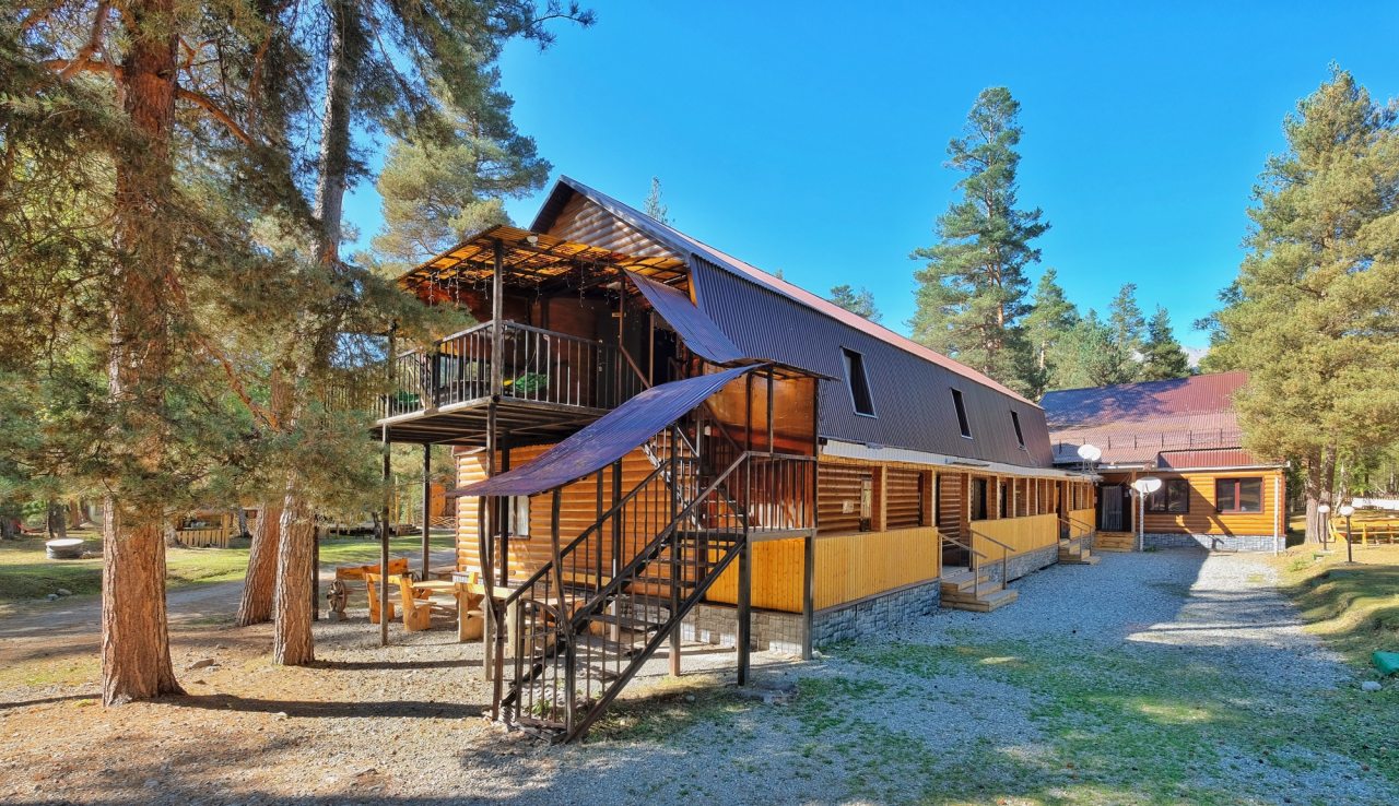 Трехместный (Семейный номер с балконом,с телевизором и видом на горы), База отдыха Архыз Сити Софийская поляна