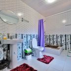 Четырехместный (С раздельными кроватями и собственными удобствами,с телевизором и видом на горы), База отдыха Архыз Сити Софийская поляна