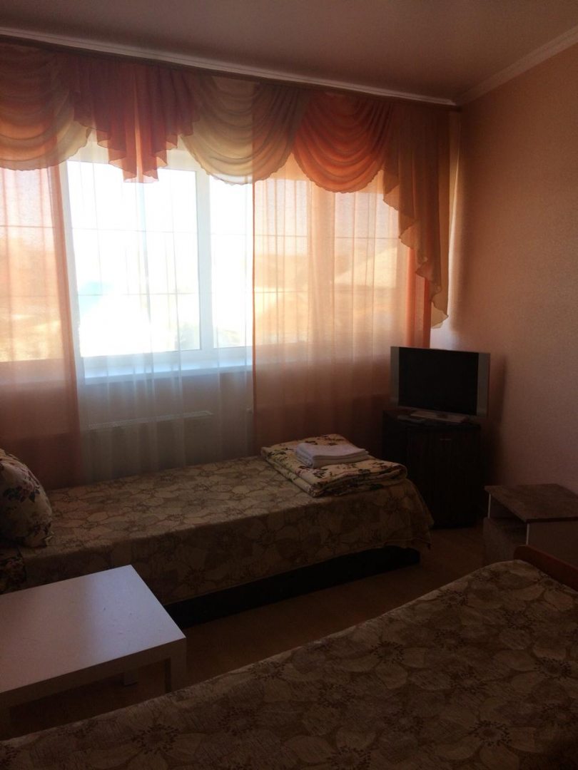 Трёхместный и более (Трехместный стандарт) гостевого дома на Лиманском, Кореновск