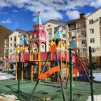 Своя ухоженная территория, Море Апартаментов на Эстонской 37к4