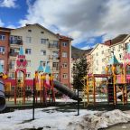 Своя ухоженная территория, Море Апартаментов на Эстонской 37к4