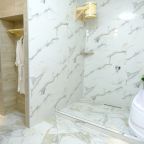 Двухкомнатный номер с сауной и джакузи.