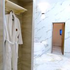 Двухкомнатный номер с сауной и джакузи.