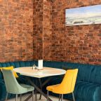 Зона холла, совмещённая с баром