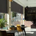 Зона холла, совмещённая с баром