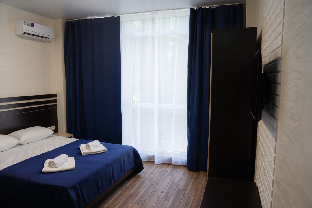 Двухместный (Комнаты с двуспальной кроватью размера king-size и ванной комнатой) гостевого дома GurGur, Гурзуф