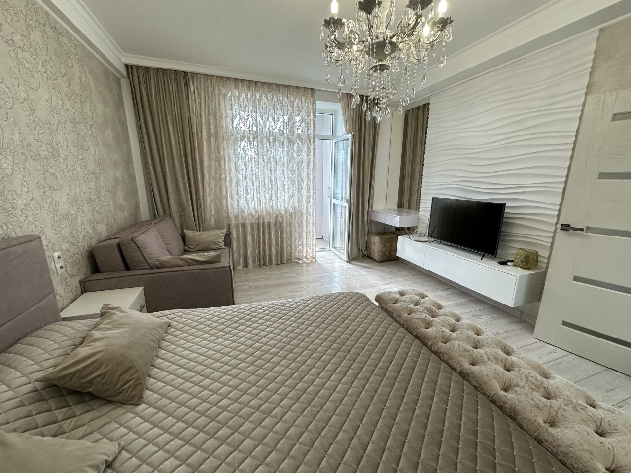 Апартаменты (Чкалова 37, кв. 16), Квартира на улицы Чкалова 37