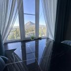 Апартаменты (Люкс Чкалова 37, кв. 127 с видом на гору Змейка), Квартира на улицы Чкалова 37