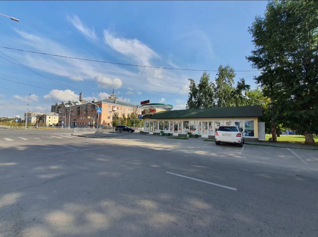Апартаменты (Улучшенные в центре города у площади Октября), Апартаменты проспект Калинина у площади Октября