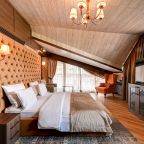 Люкс (Luxury), Отель Vertex