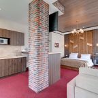 Люкс (Luxury), Отель Vertex