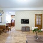 Семиместный (Пять Звезд Большая Квартира), Апартаменты Пять Звезд Большая Квартира