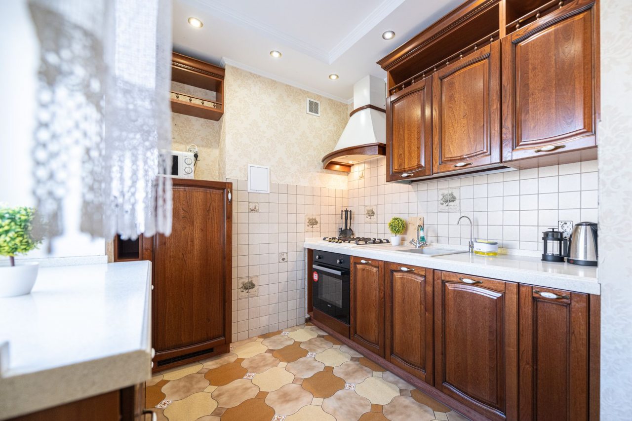 Семиместный (Пять Звезд Большая Квартира), Апартаменты Пять Звезд Большая Квартира