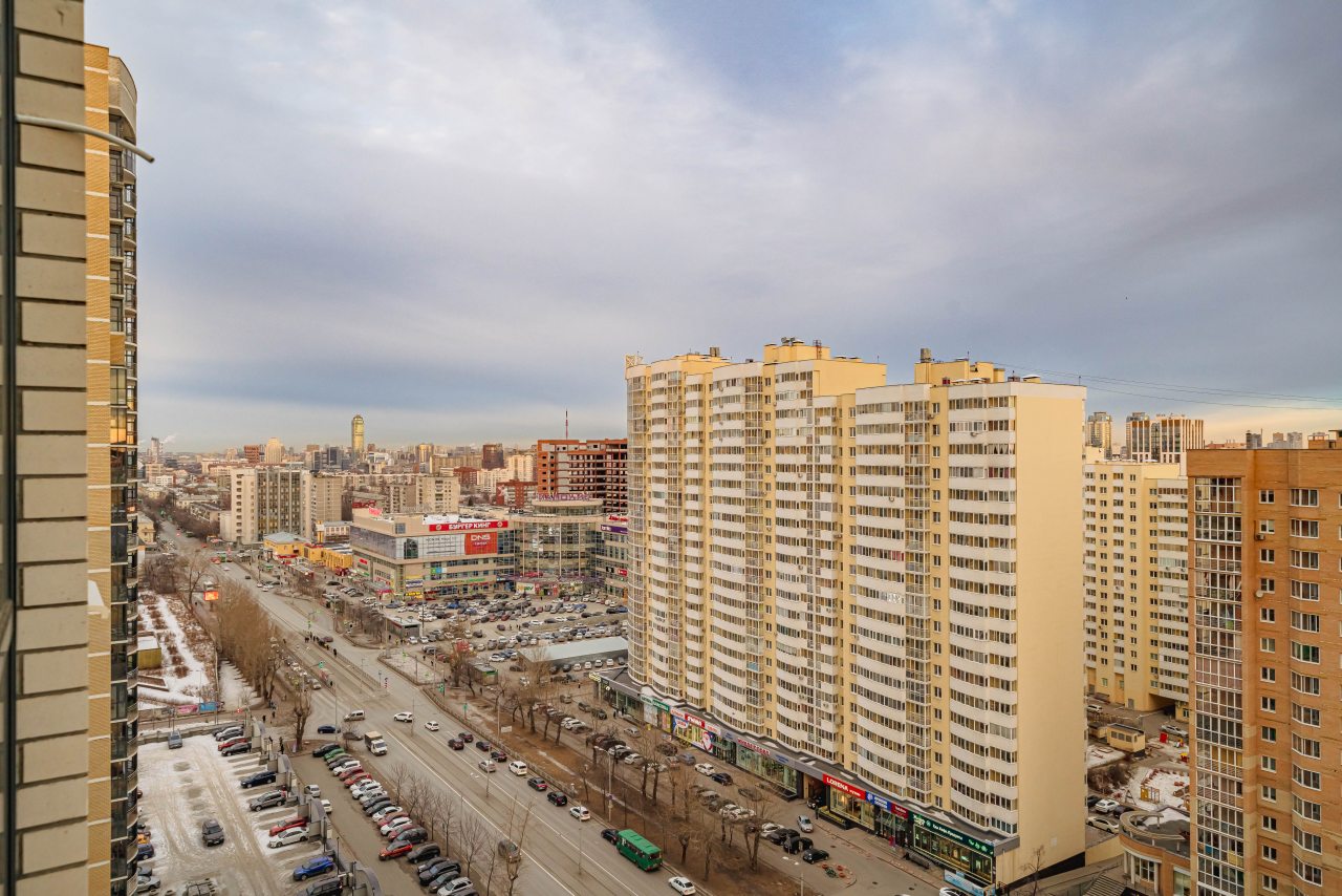 Квартира (Однокомнатная в ЖК Солнечный остров ул. 8 Марта 190 этаж 16 с отдельной спальней), Апартаменты ROOMS-EKB