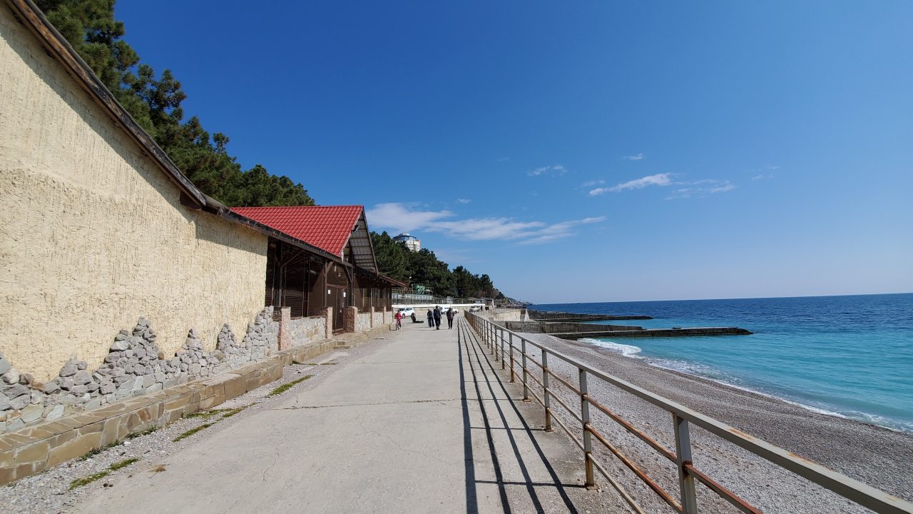 Галечный пляж, Апарт-отель Жуковка