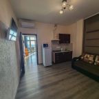 Четырехместный (Двухкомнатный люкс с кухней (вид на море)), Апарт-отель Жуковка