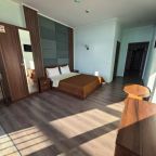 Четырехместный (Двухкомнатный люкс с кухней (вид на море)), Апарт-отель Жуковка