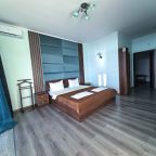 Четырехместный (Двухкомнатный люкс с кухней (вид на море)), Апарт-отель Жуковка