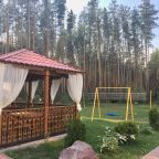 Качели, Отель Беркут