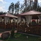 Объект находится в лесу, Отель Беркут