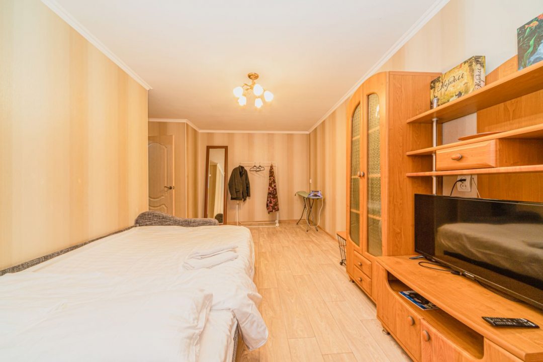Апартаменты 2-комнатная квартира рядом с Северным вокзалом, Калининград