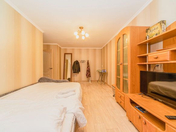 Апартаменты 2-комнатная квартира рядом с Северным вокзалом, Калининград