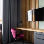 Рабочая зона и телевизор Смарт