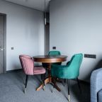 Обеденная зона, посуда для приготовления и принятия пищи