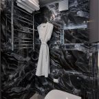 Стильная ванная со всем необходимым для отдыха