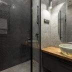 Чистые полотенца, халаты, средства гигтены для гостей