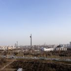 Вид из окна на Поклонную гору и Парк Победы