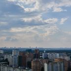 Вид из окна на Парк Фили и город