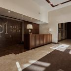 Рецепшен на входе в ЖК