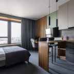 Просторная студия с великолепным видом из окна