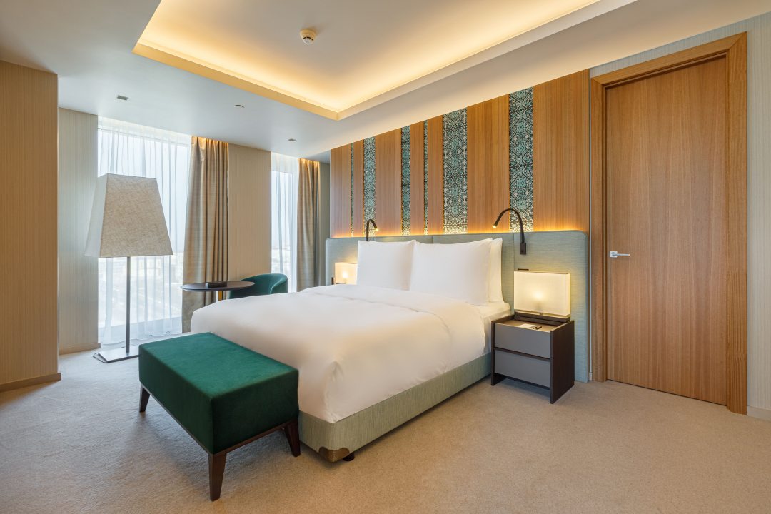 Двухместный (Джуниор Сьют с видом на море | 1 большая кровать | доступ в Представительскую гостиную) отеля VLADIVOSTOK Grand Hotel & SPA, Владивосток