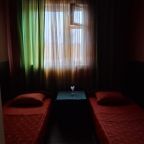 Двухместный, Гостиница Троя